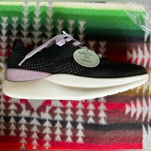 **New**moshn Knit Lace-Up Sneakers - Leap. Anti slip shoes